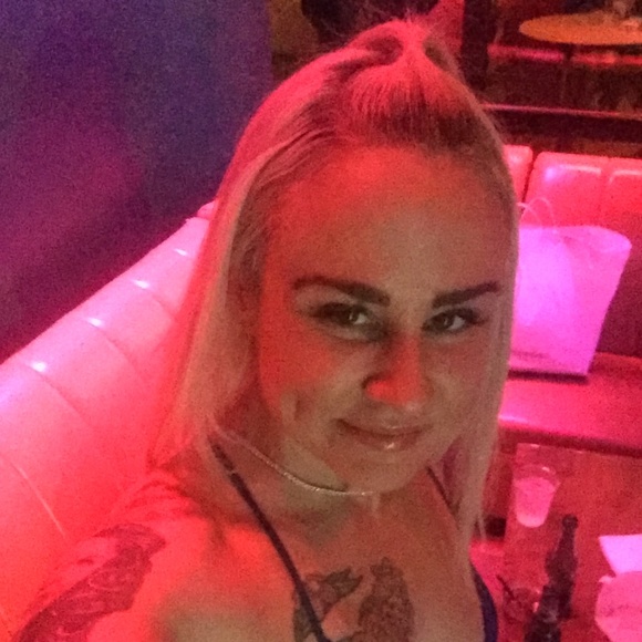 Meet your Posher, Erin - Picture 1 of 1